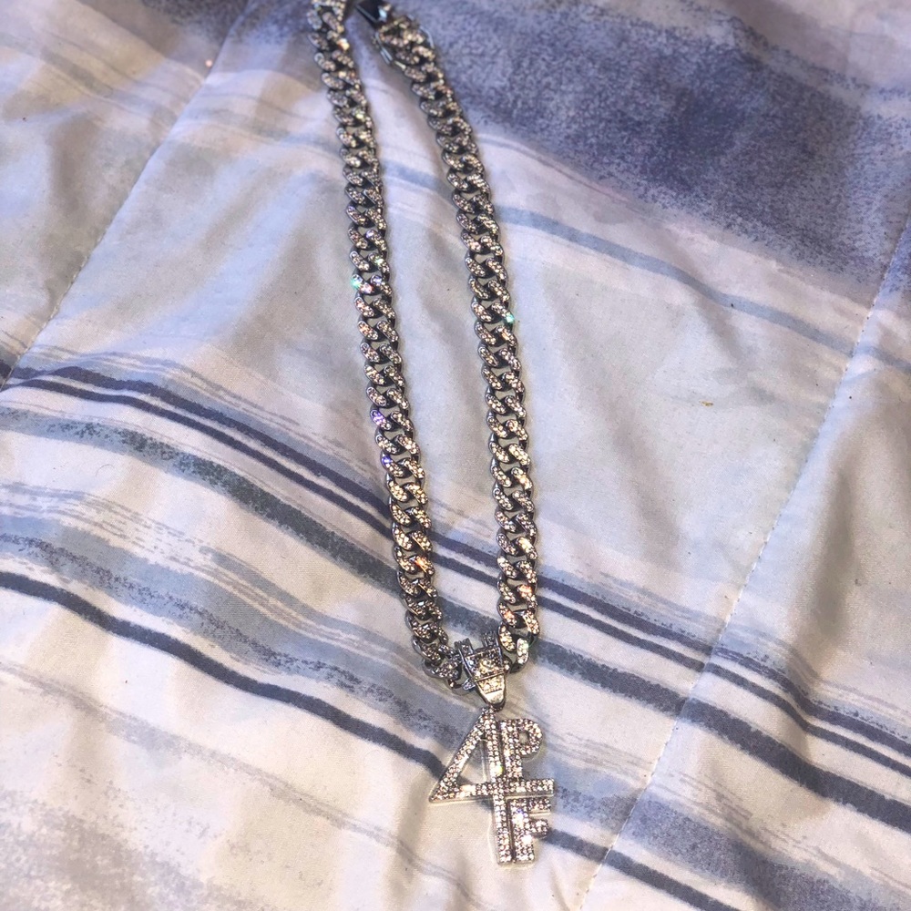 Iced out 4PF chain